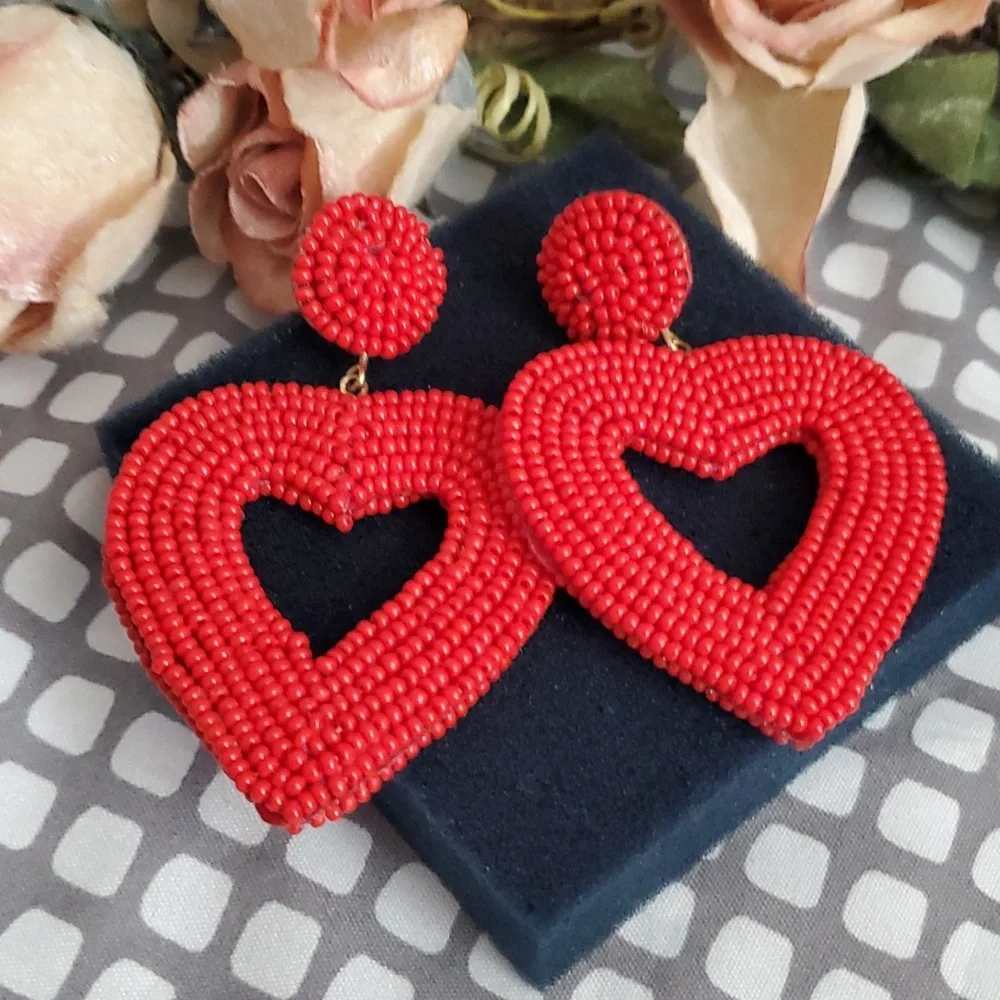 Piper K Handcrafted Seedbead Heart Earrings - Picture 3 of 8